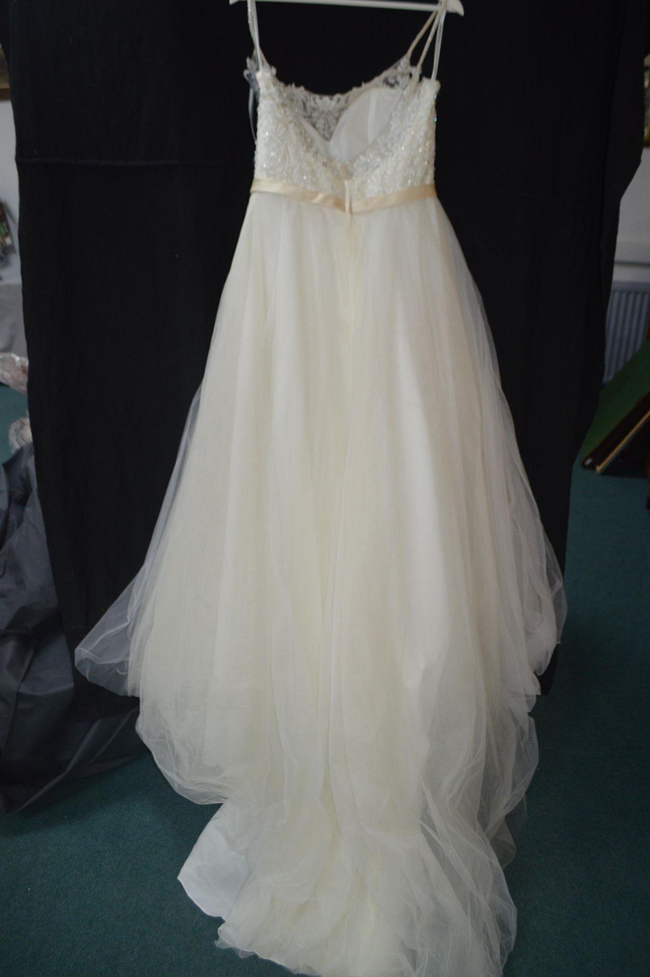 Victoria Kay Wedding Dress in Ivory Size: 18 - Image 2 of 2