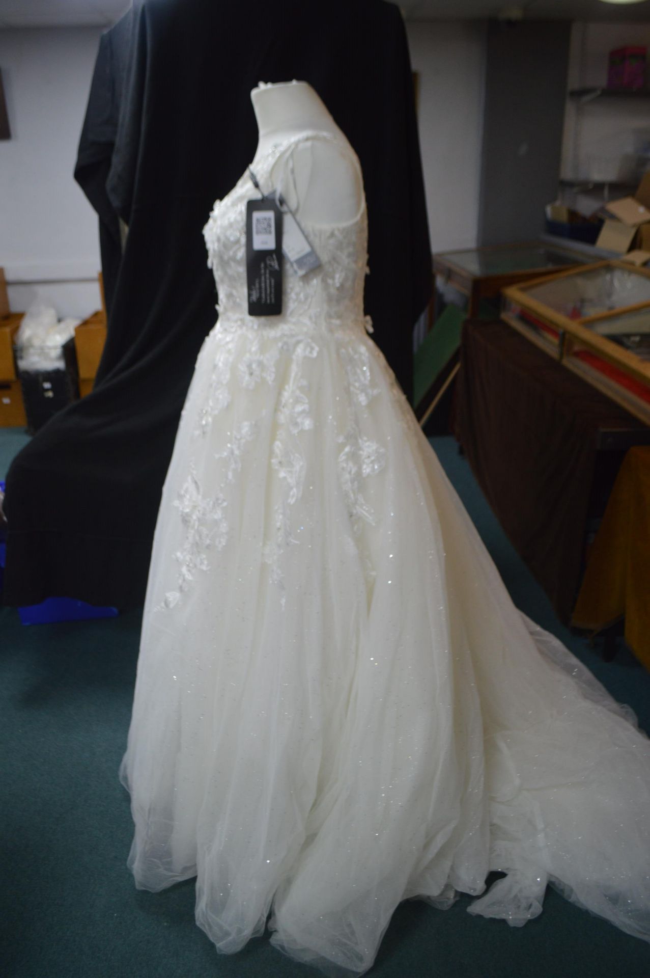 Wedding Dress by Randy Fenoli in Ivory Size: 18 - Image 3 of 3