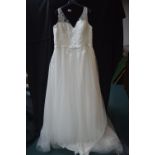 Victoria Kay Ivory Wedding Dress Size: 24