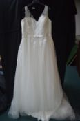 Victoria Kay Ivory Wedding Dress Size: 24