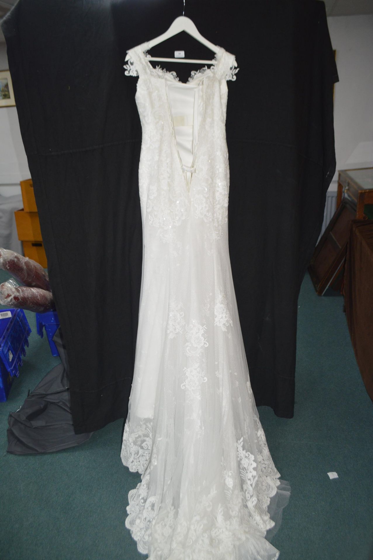 Victoria Kay Ivory Wedding Dress Size: 14 - Image 2 of 2