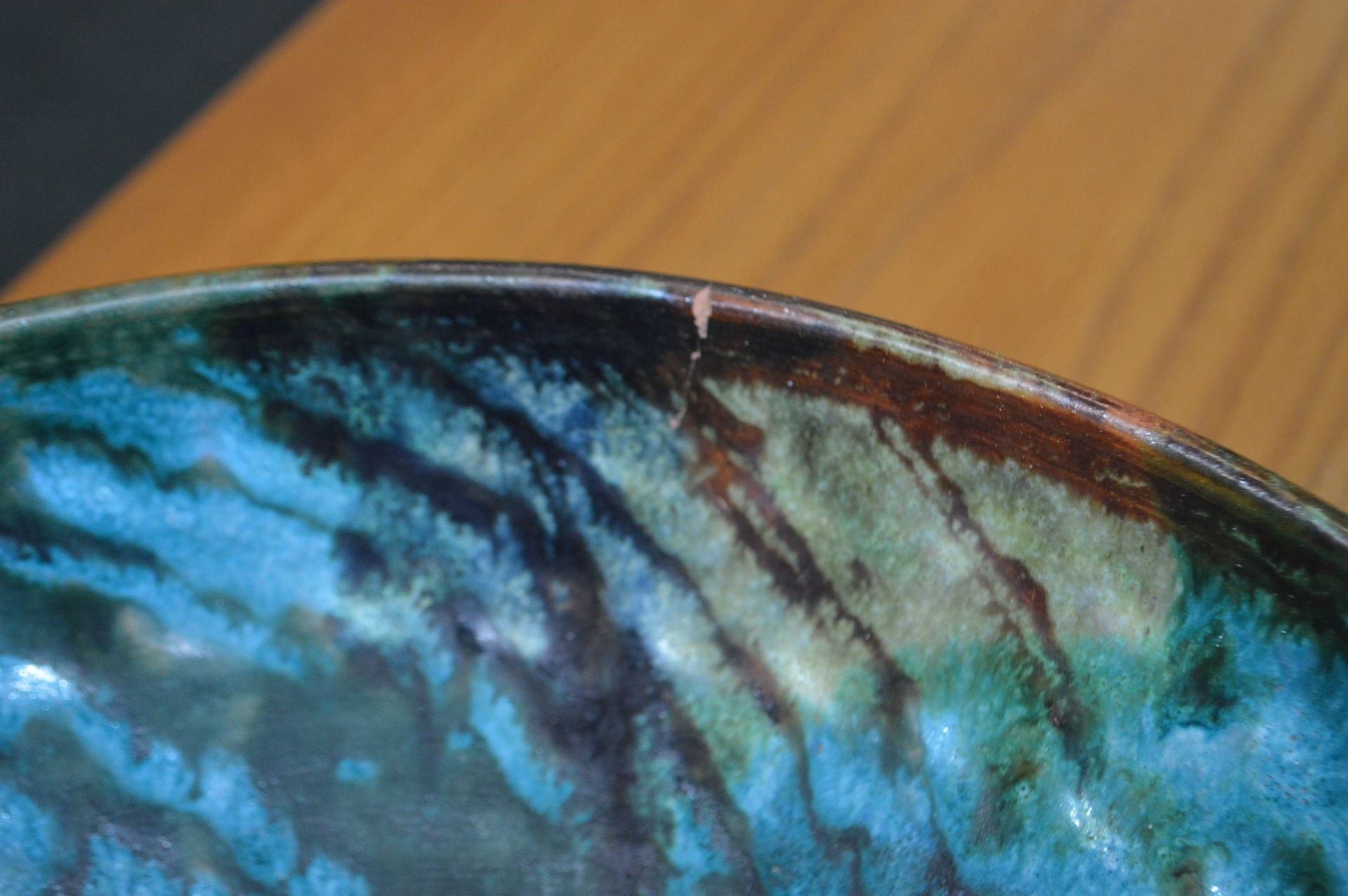 Large Studio Pottery Dish (AF) - Image 5 of 5