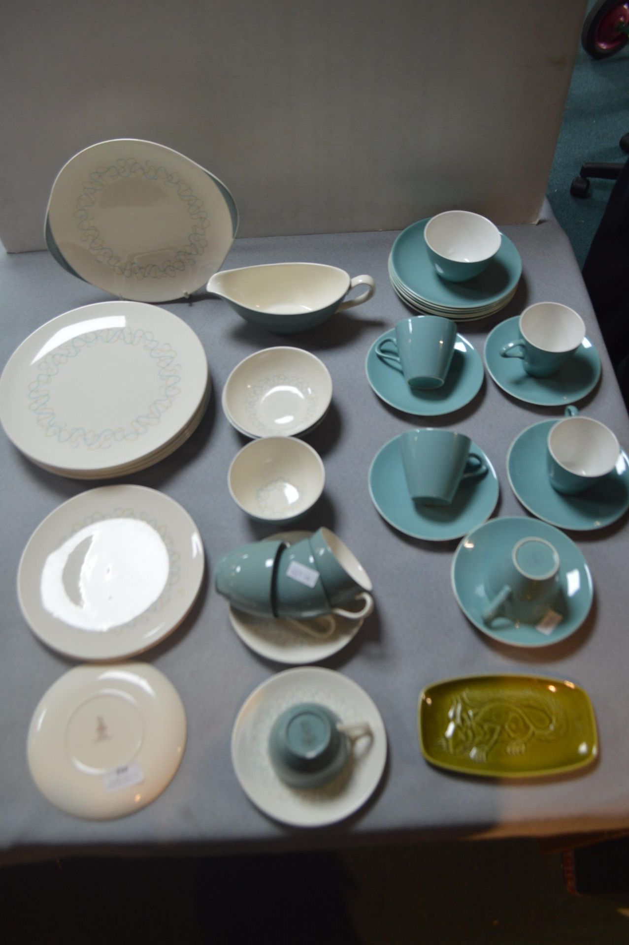 Poole and Royal Doulton Tableware 30+pcs