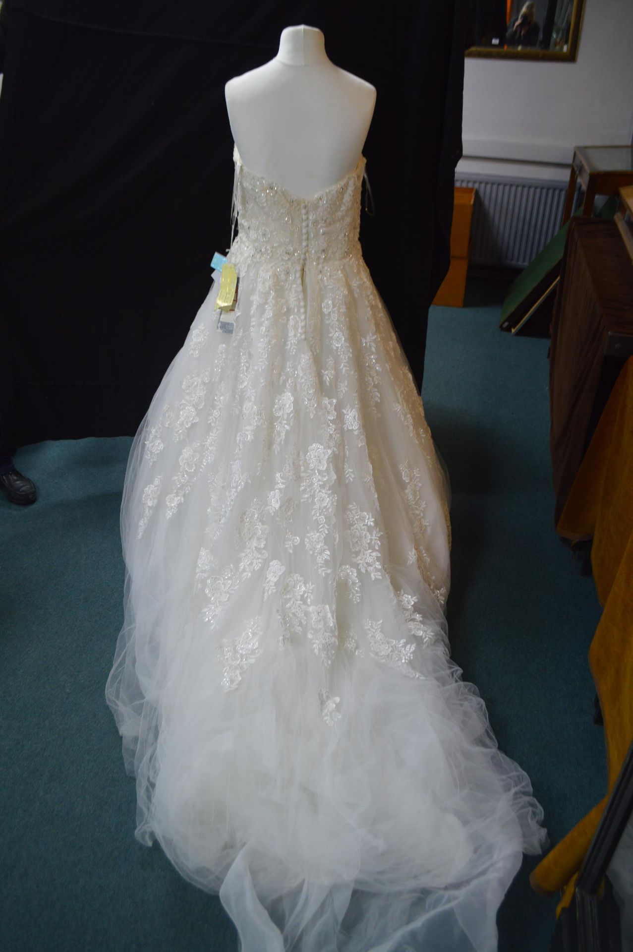 Wedding Dress by Madeline Gardner in Ivory Size: 18 - Image 2 of 4