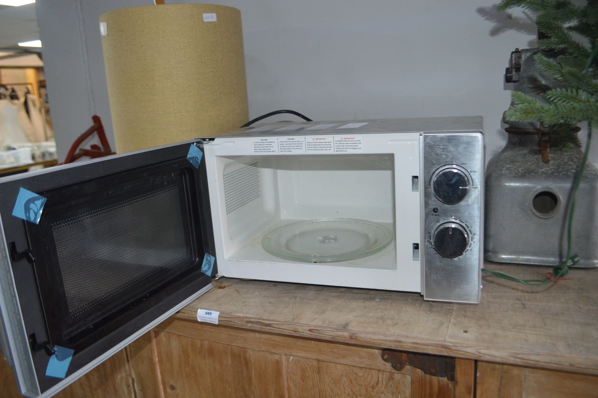 Goodmans Microwave Oven - Image 2 of 2
