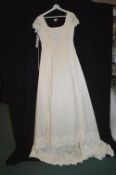 Venus Wedding Dress in Ivory Size: 10 (broken zip)