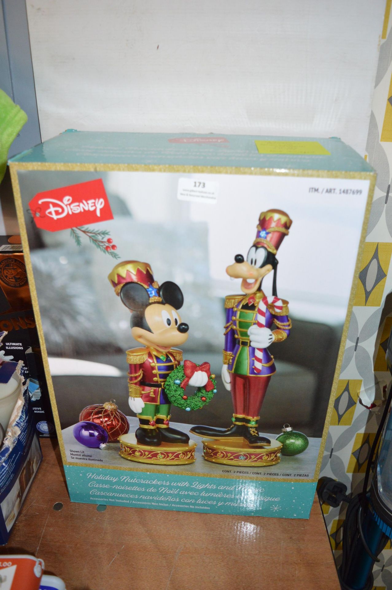 *Disney Mickey & Pluto Musical Nutcrackers