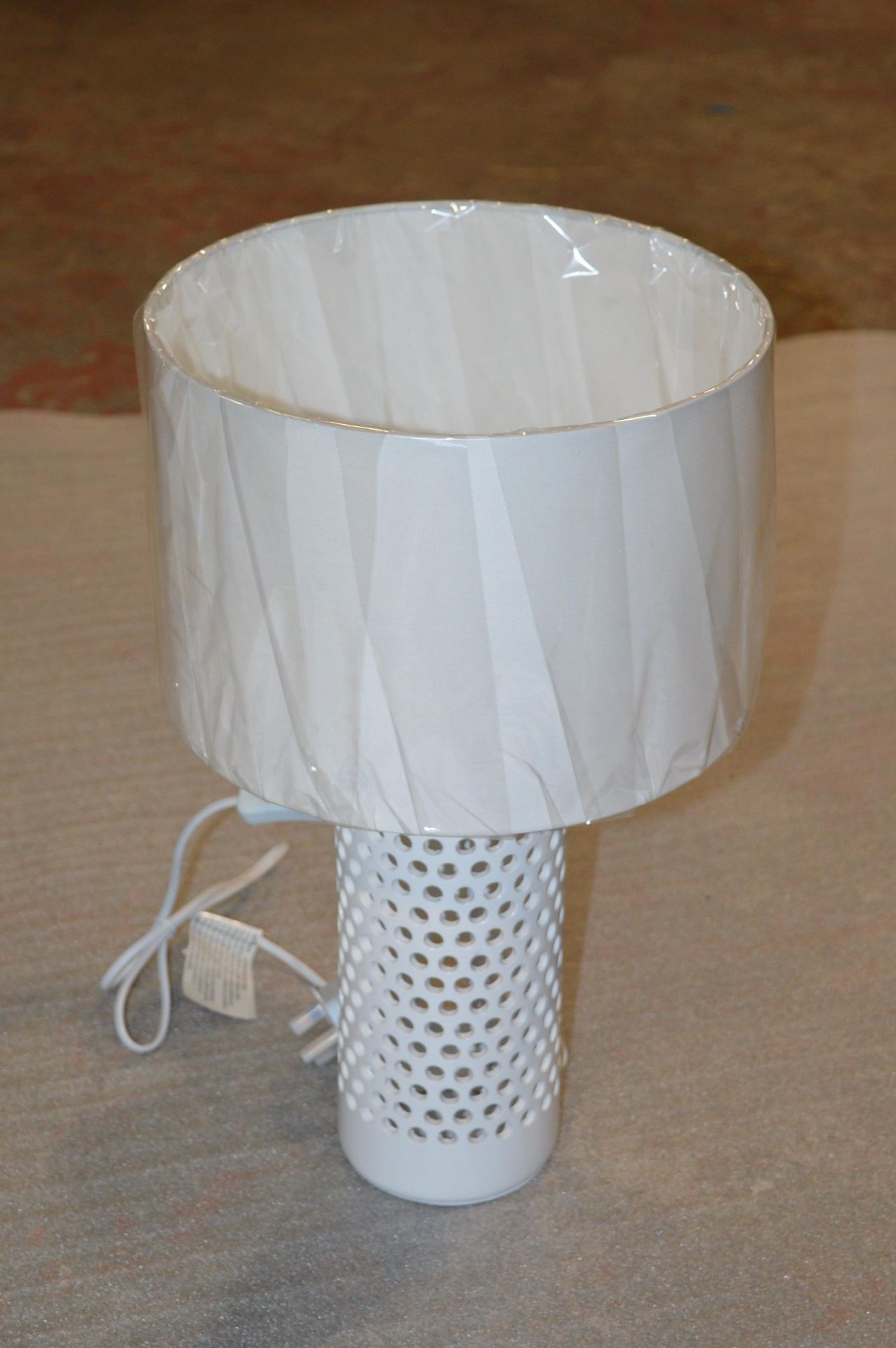 *White Table Lamp