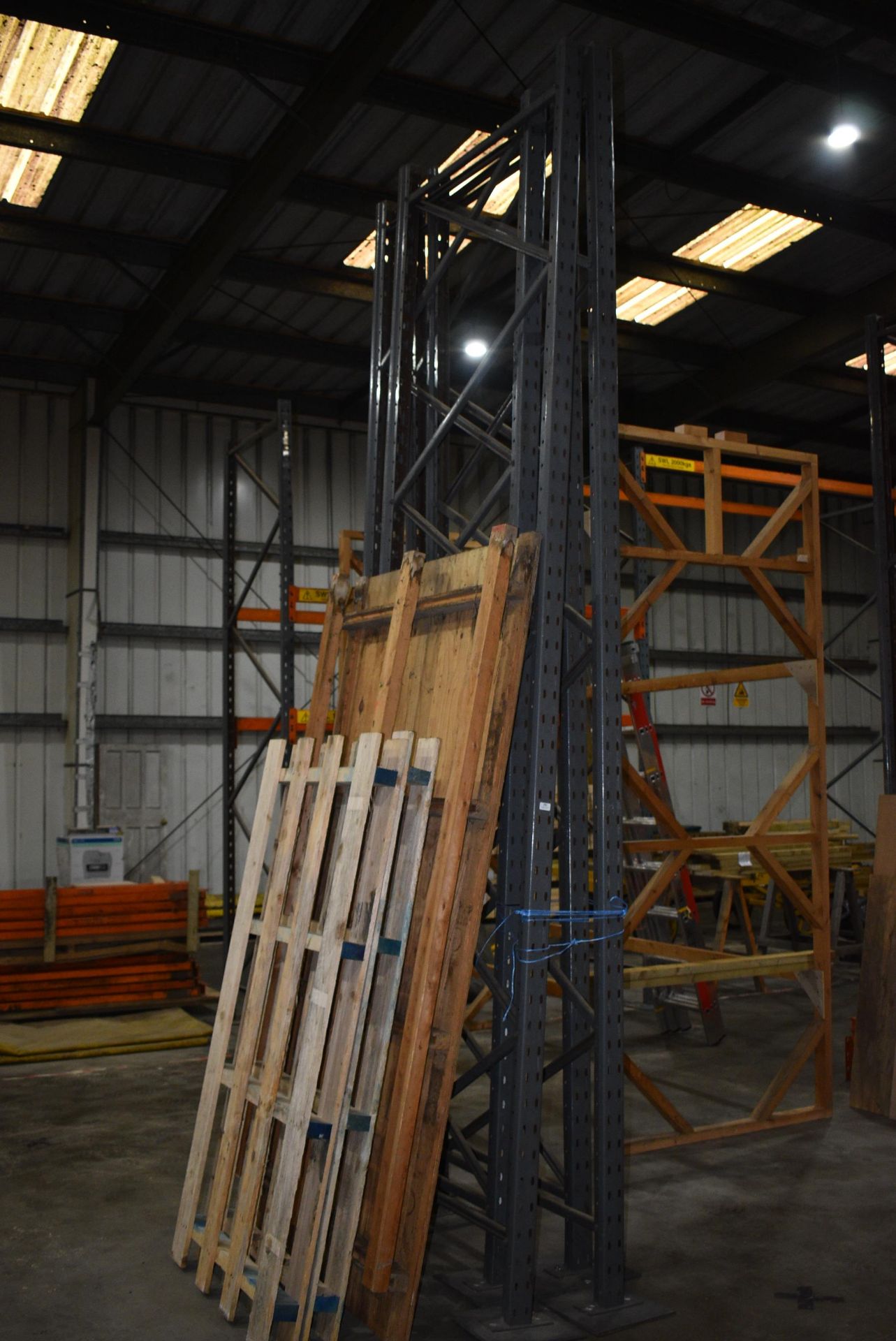 *Three Bays of Pallet Racking Comprising Three 400x112cm Uprights and Thirty Beams