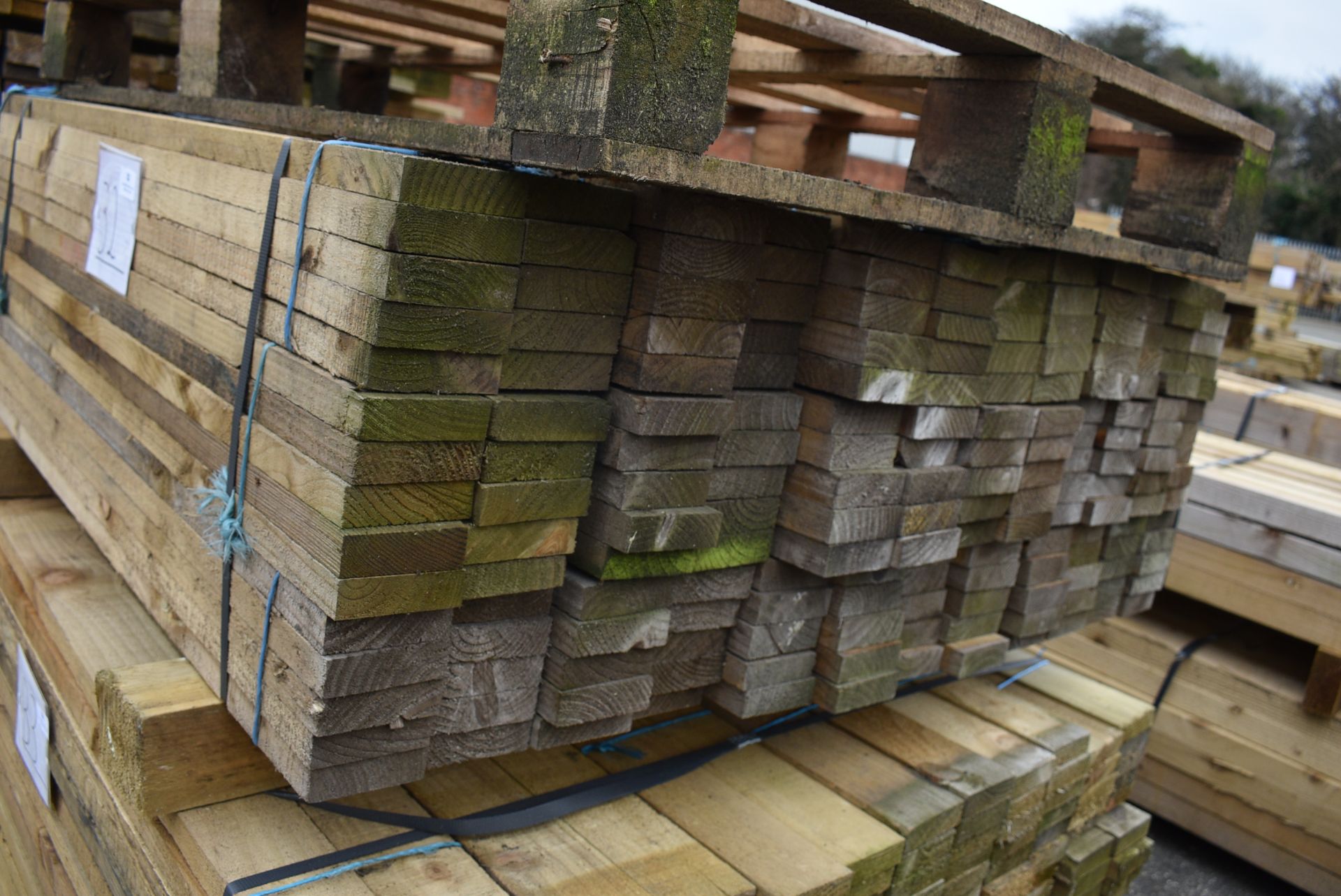 *1m 21x75mm Sawn Green Treated Palings (~180m total)