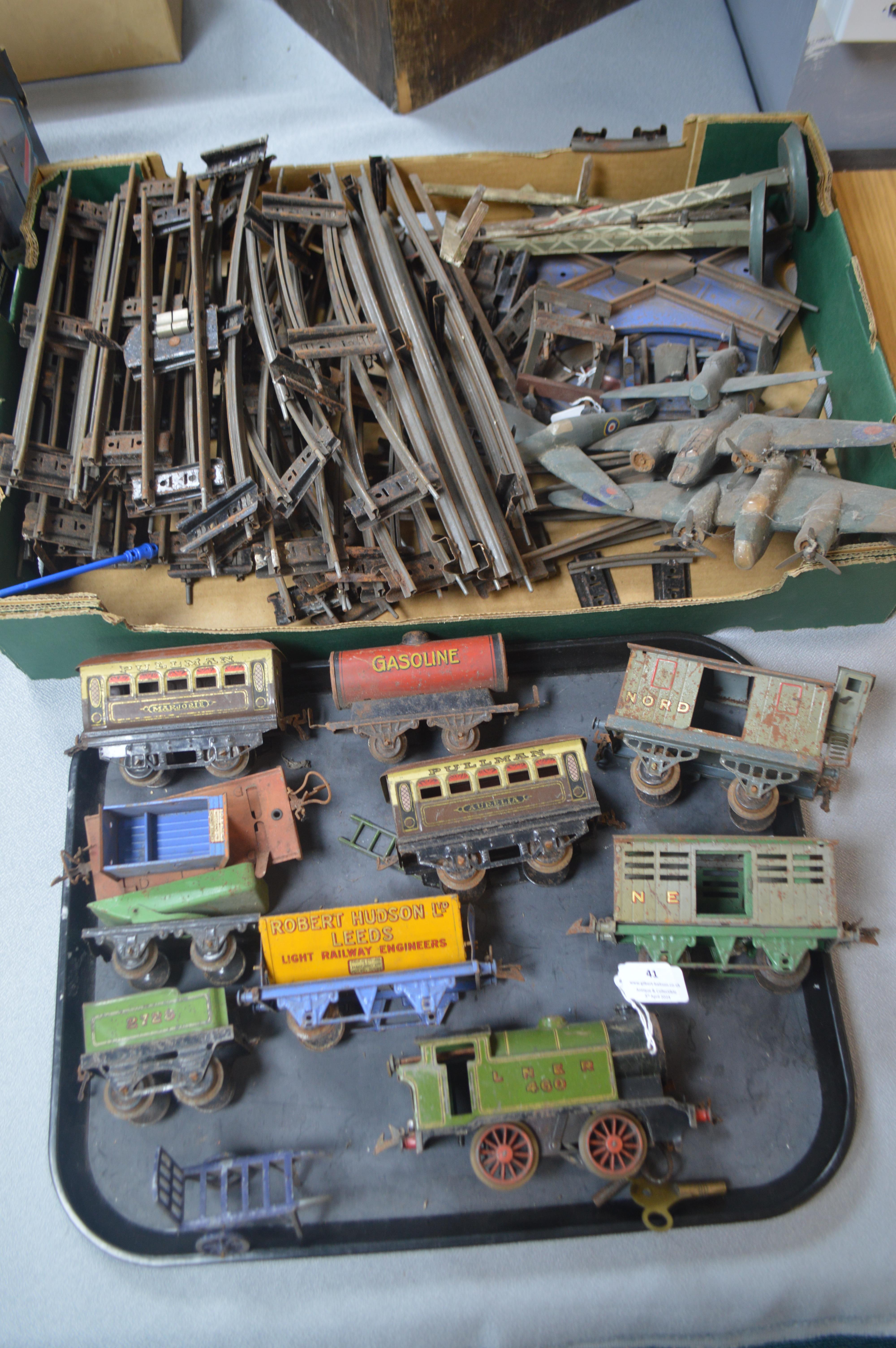 Hornby O Gauge Tinplate Train Set plus Model Spitfires - Bild 3 aus 3