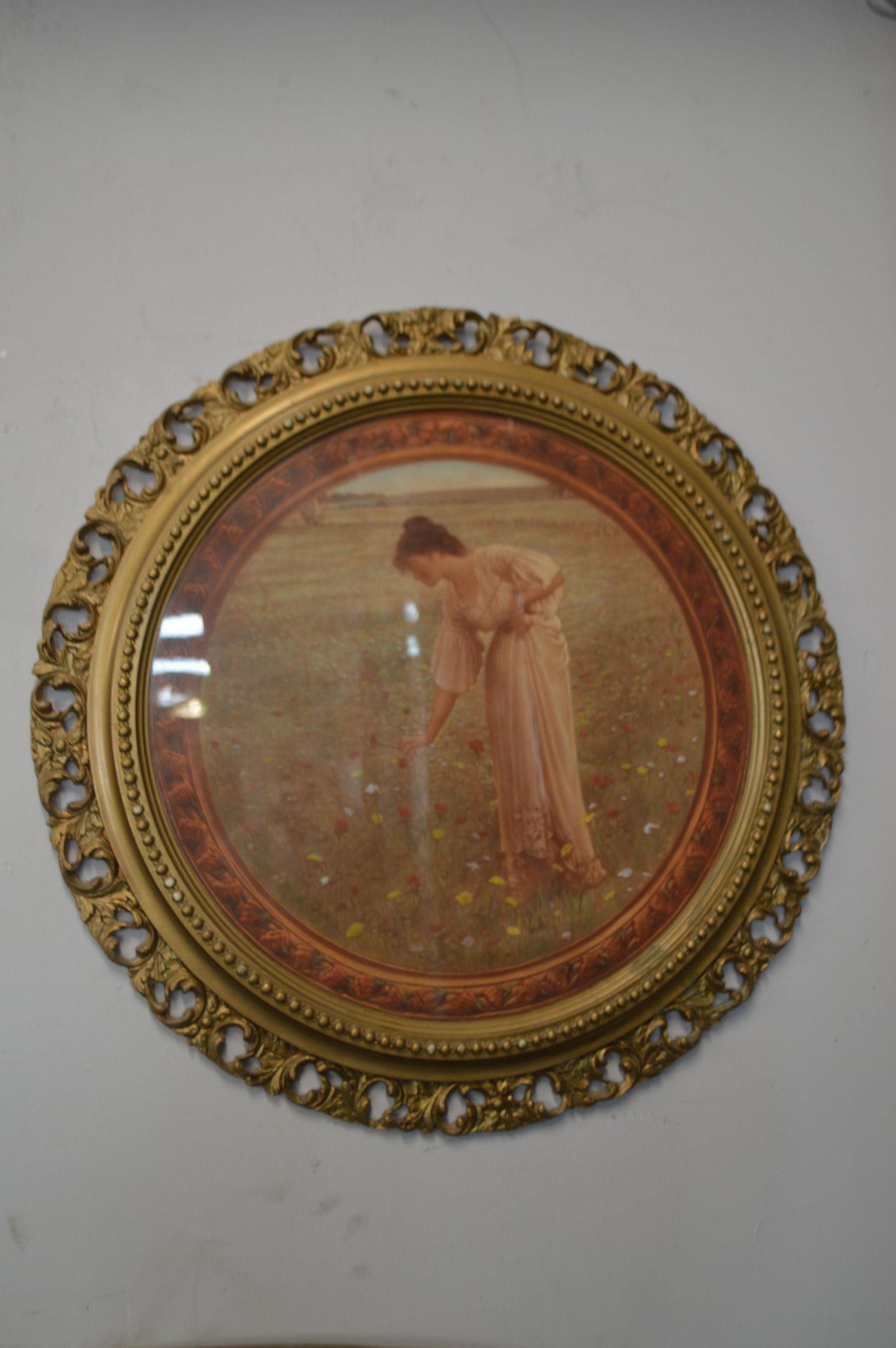 Pair of Victorian Circular Framed Print of Raphael - Image 3 of 4