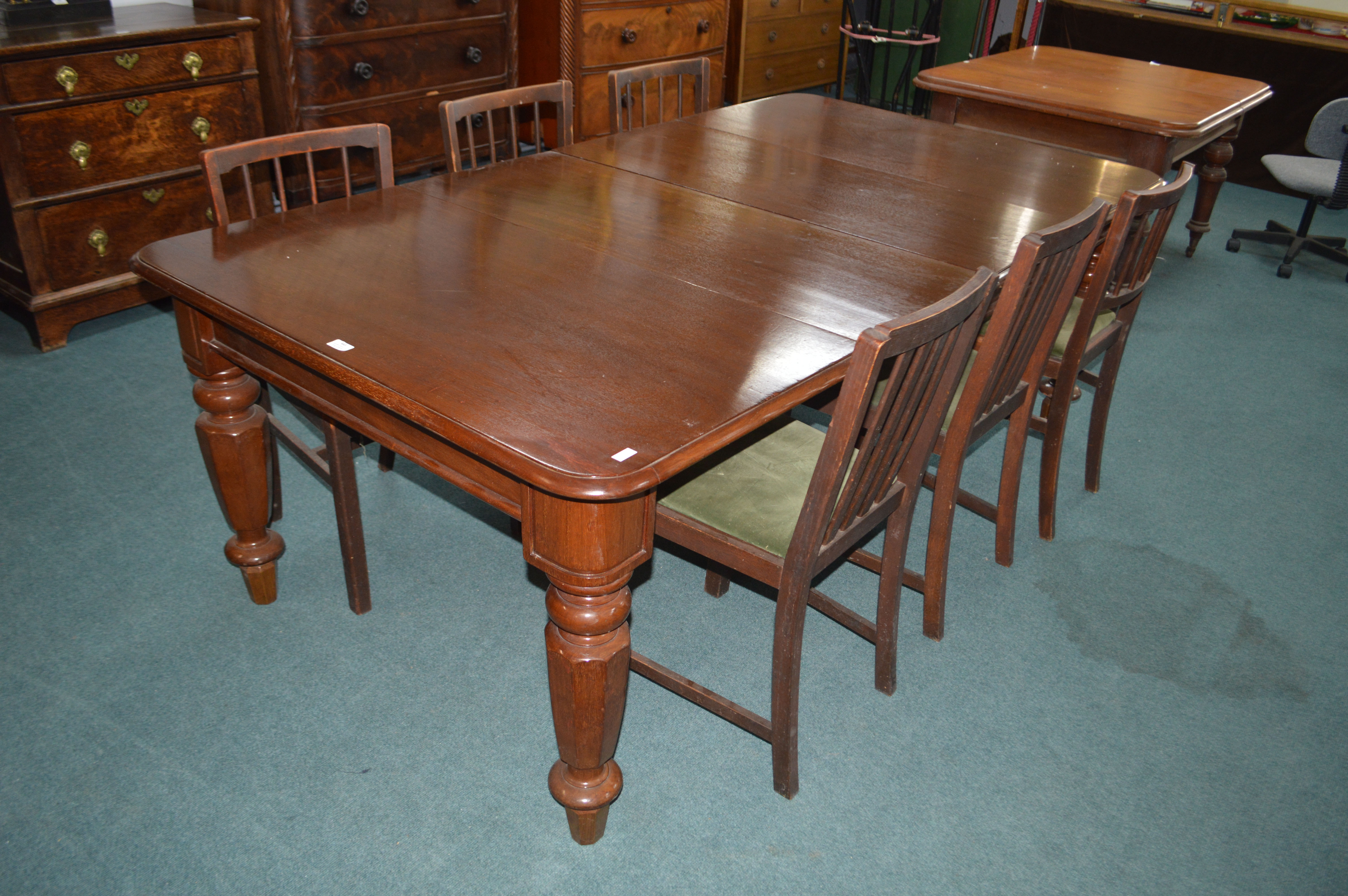Victorian Mahogany Extending Dining Table with Six