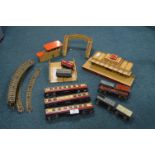 Hornby Dublo Tinplate Train Set with Station etc.