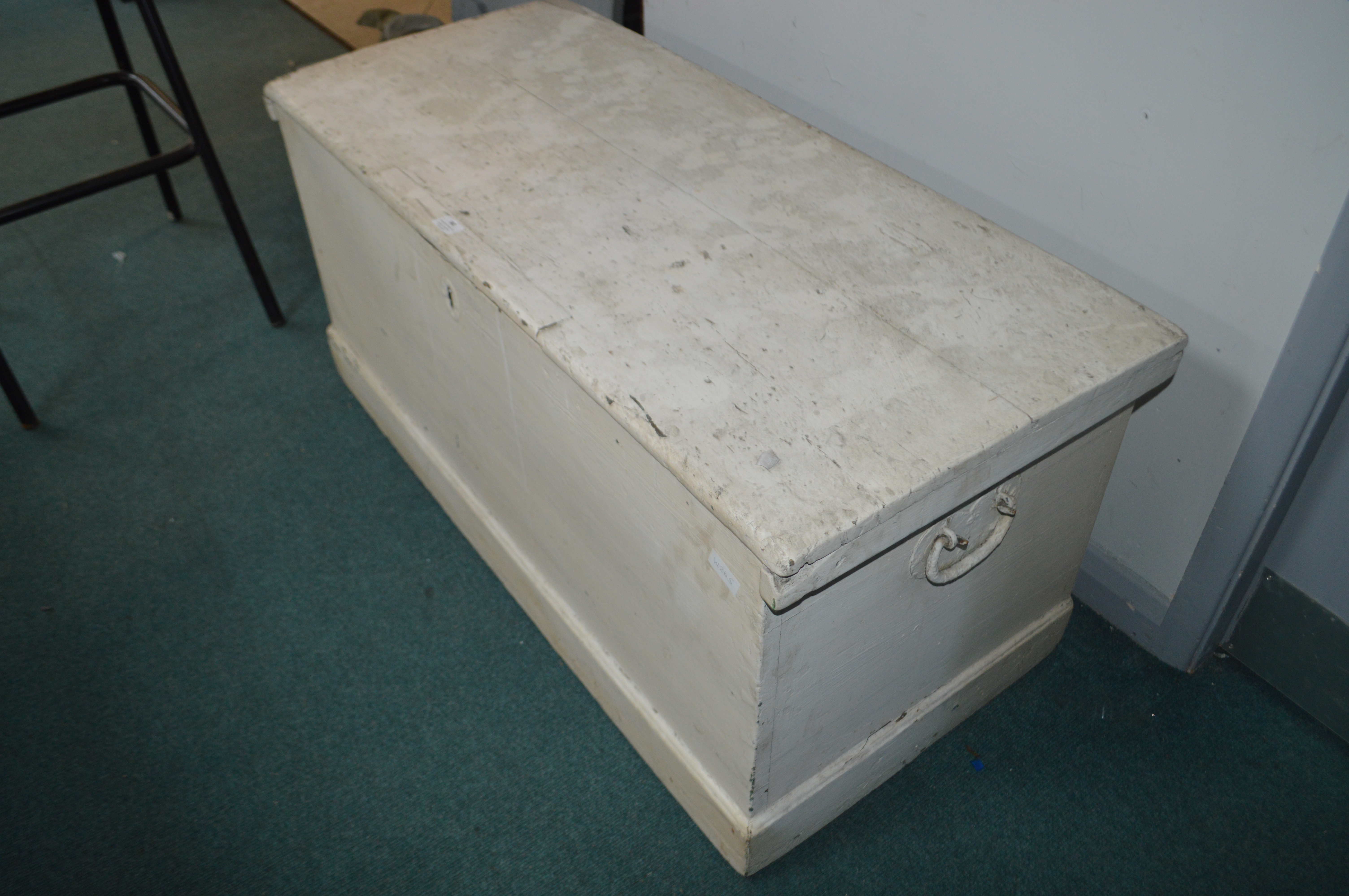 Large Blanket Box and Contents - Image 2 of 3