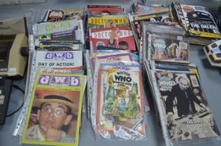 Large Collection of Dr. Who Magazines etc.