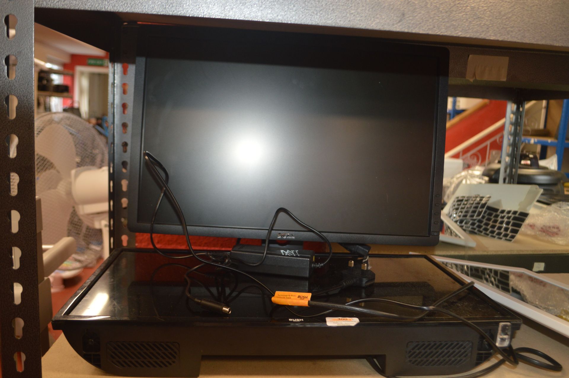 *Contents of Shelf to Include Monitors, Keyboard Sleeves, Digital Photo Frame, etc. (salvage) - Bild 2 aus 3