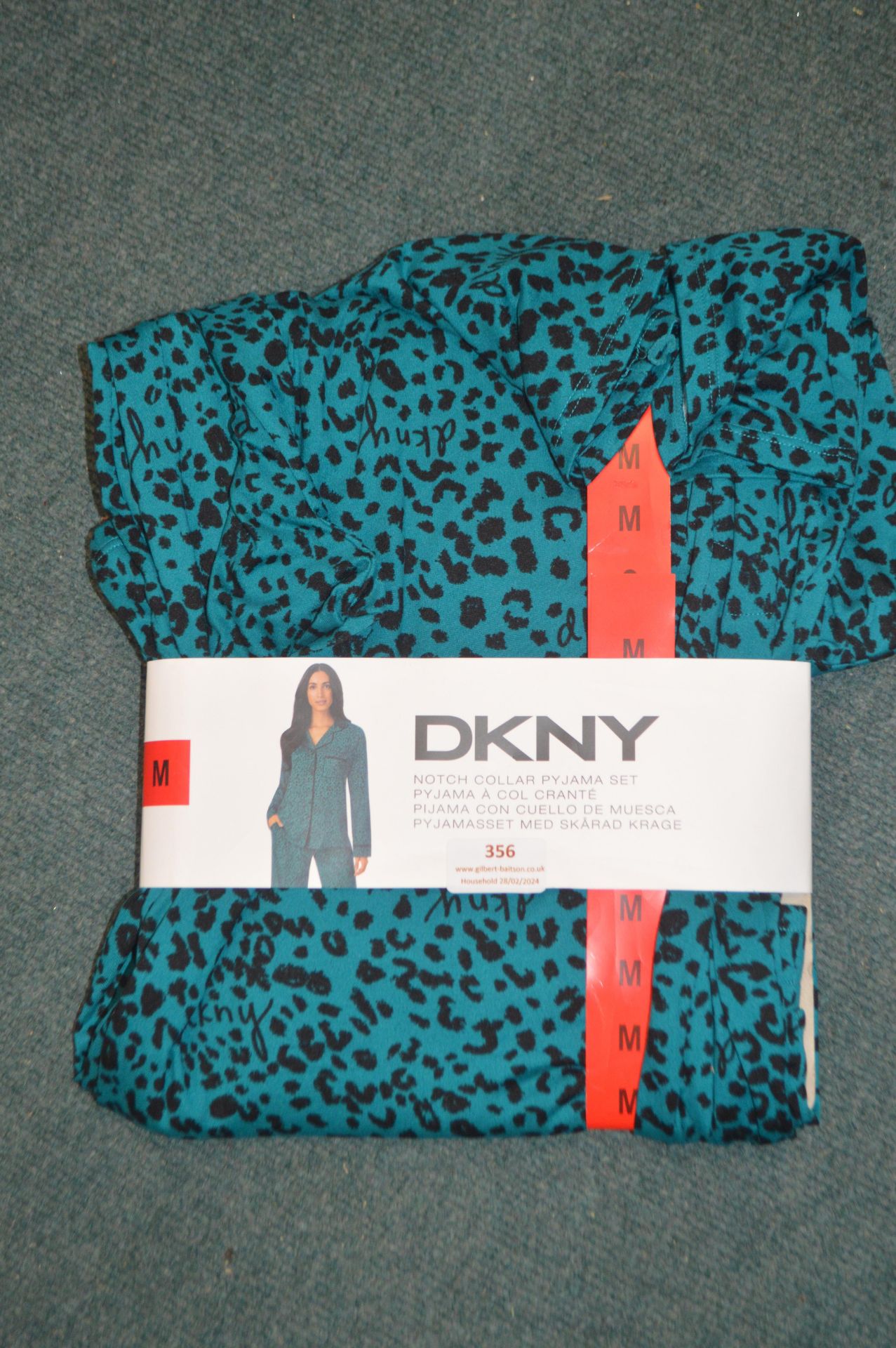 *DKNY Lady's Pyjamas Size: M