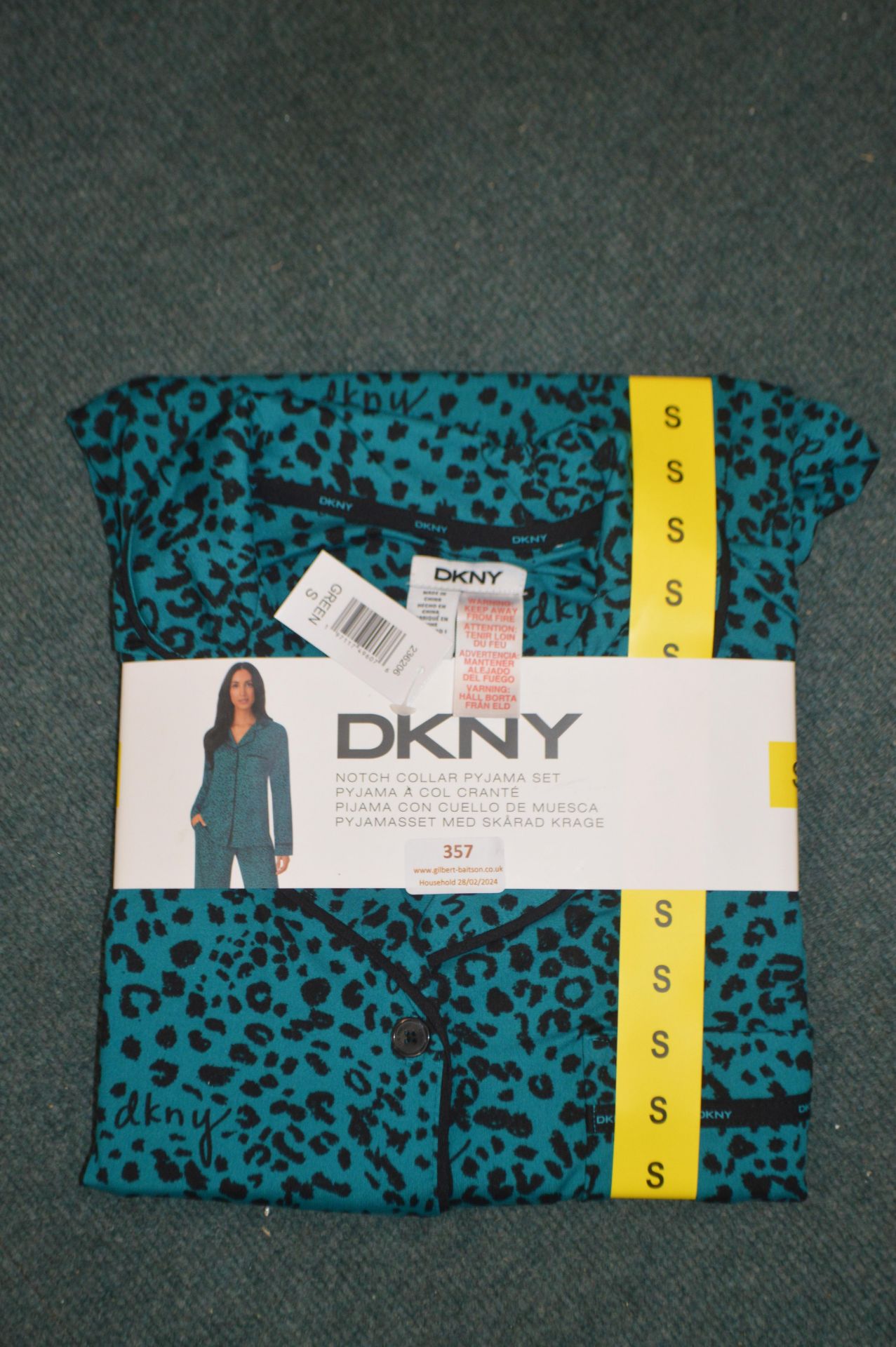 *DKNY Lady's Pyjamas Size: S