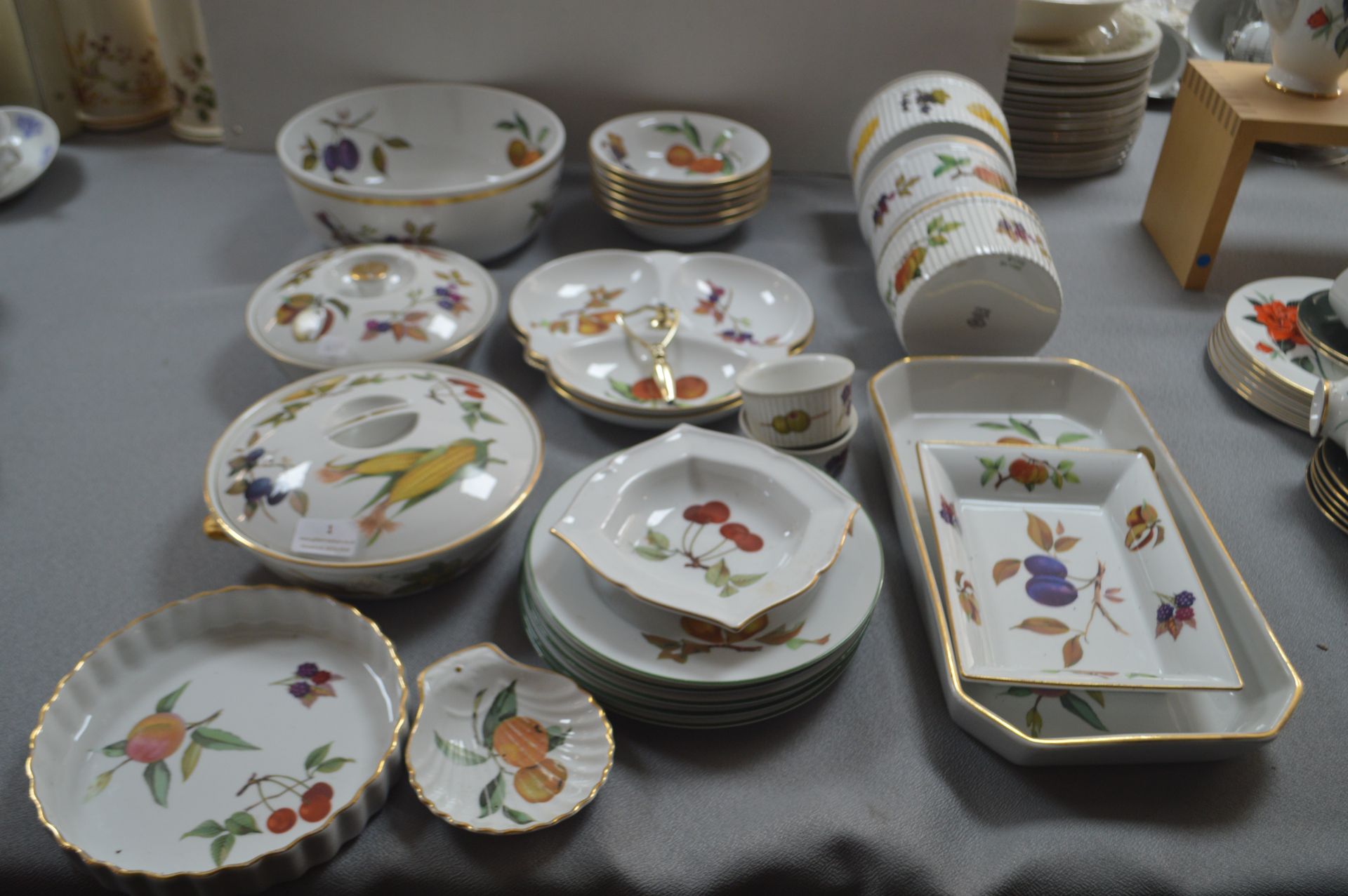 Royal Worcester Evesham Ware 20+pcs - Image 3 of 3