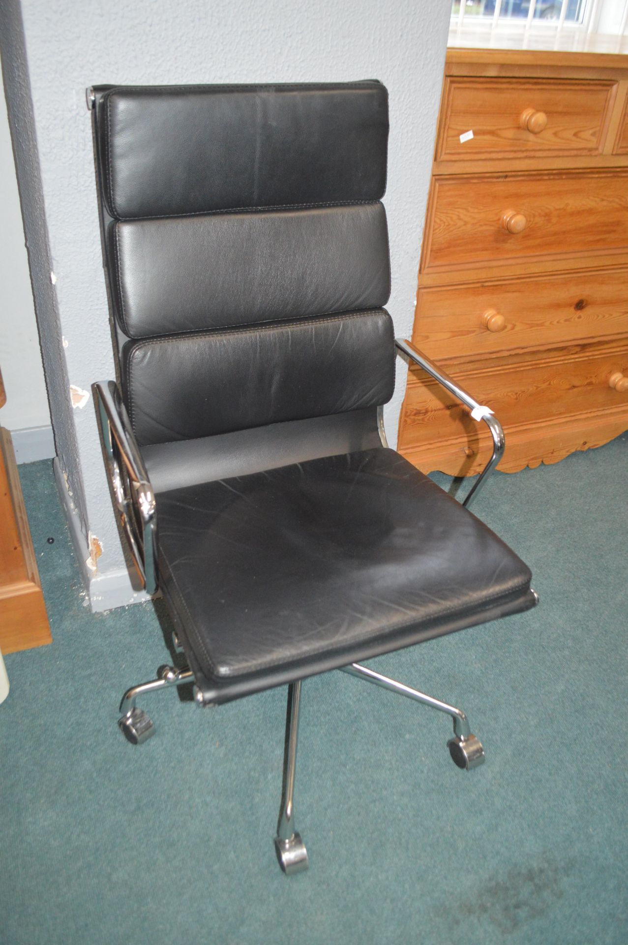 Black Chrome Frame Office Swivel Chair