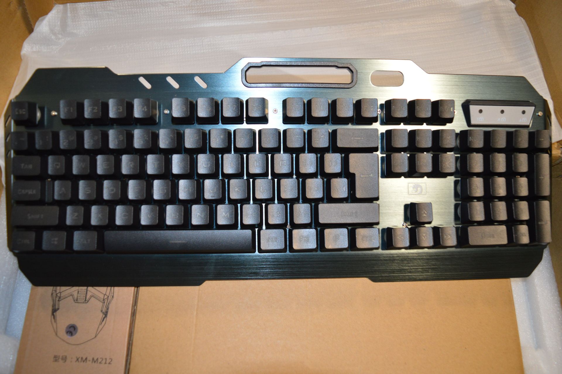 *Mangasnake Gaming Keyboard, Mouse, and Mousepad Set