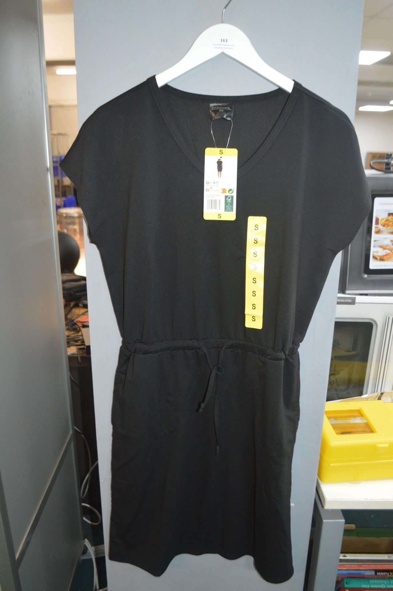 *32 Degrees Cool Black T-Shirt Dress Size: S