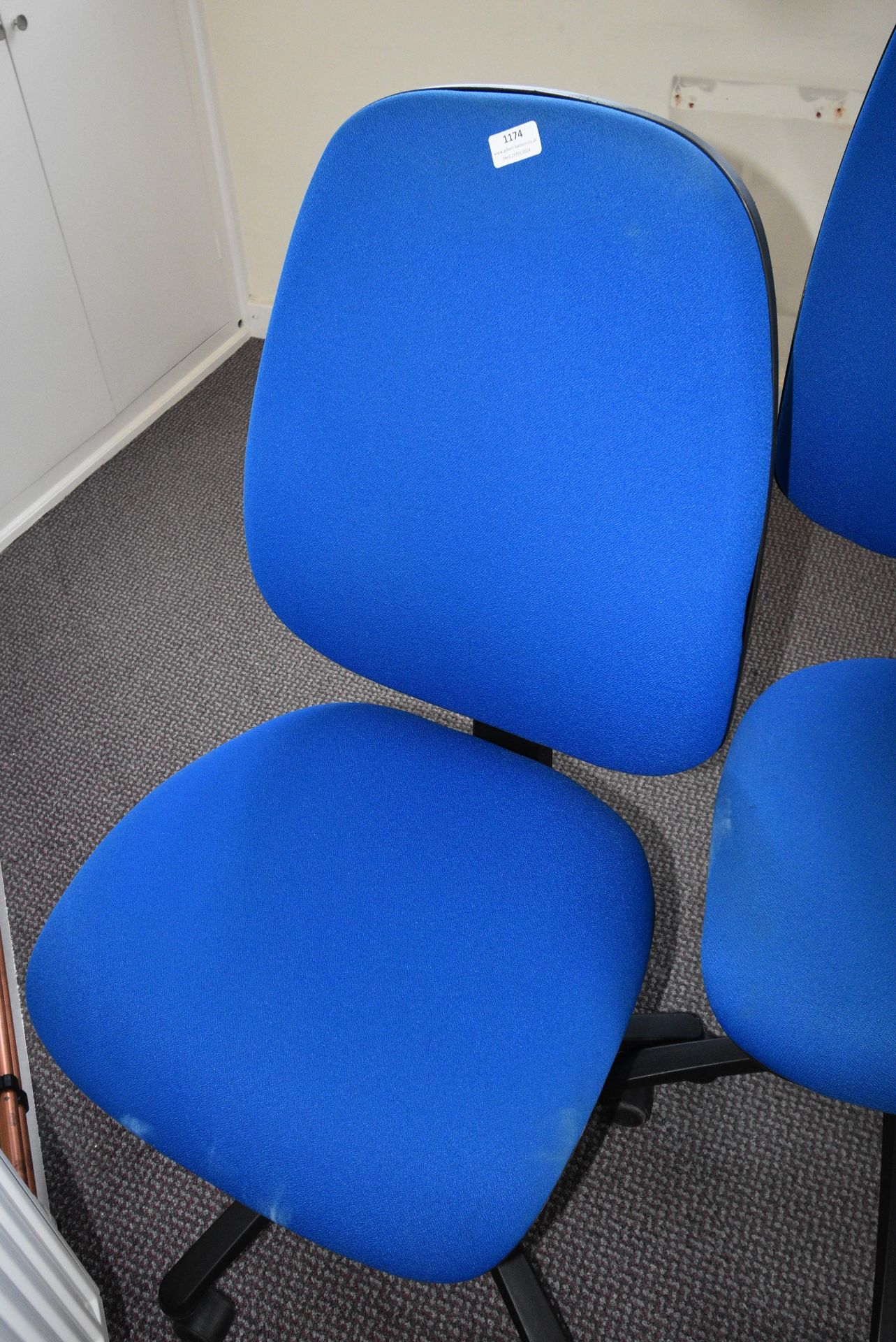 *Blue Gas Lift Operators Chair (Location: 64 King Edward St, Grimsby, DN31 3JP, Viewing Tuesday