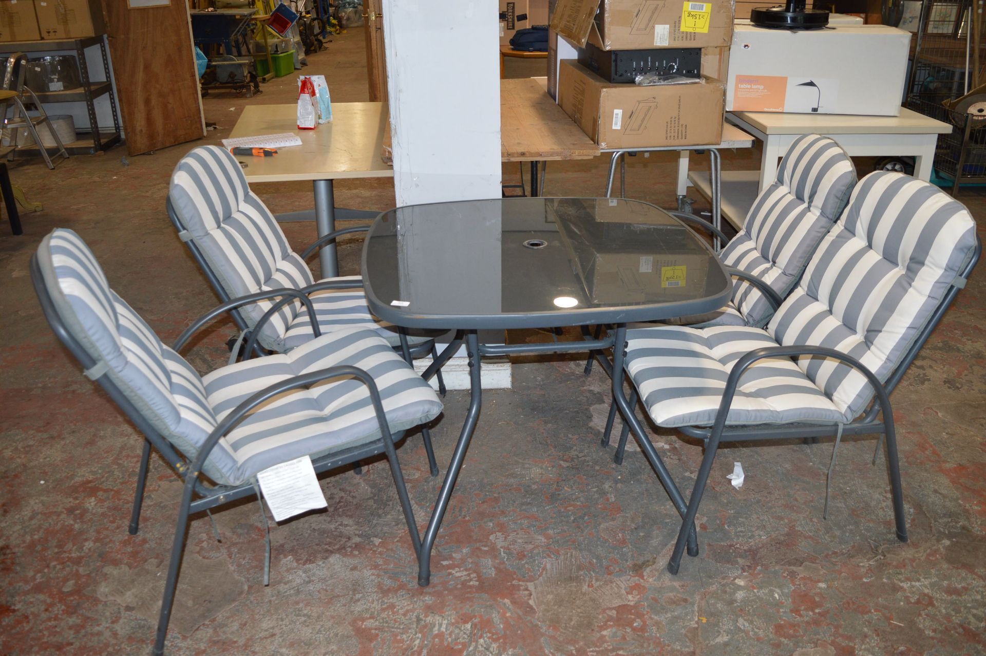 *Garden Lounge Set Comprising Table & Four Chairs