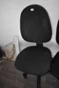 *Charcoal Gas-Lift Operators Chair (Location: 64 King Edward St, Grimsby, DN31 3JP, Viewing