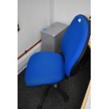 *Blue Gas-Lift Operators Chair (Location: 64 King Edward St, Grimsby, DN31 3JP, Viewing Tuesday