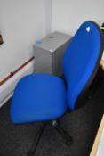 *Blue Gas-Lift Operators Chair (Location: 64 King Edward St, Grimsby, DN31 3JP, Viewing Tuesday