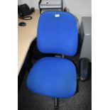 *Blue Gas-Lift Operators Chair with Arms (Location: 64 King Edward St, Grimsby, DN31 3JP, Viewing