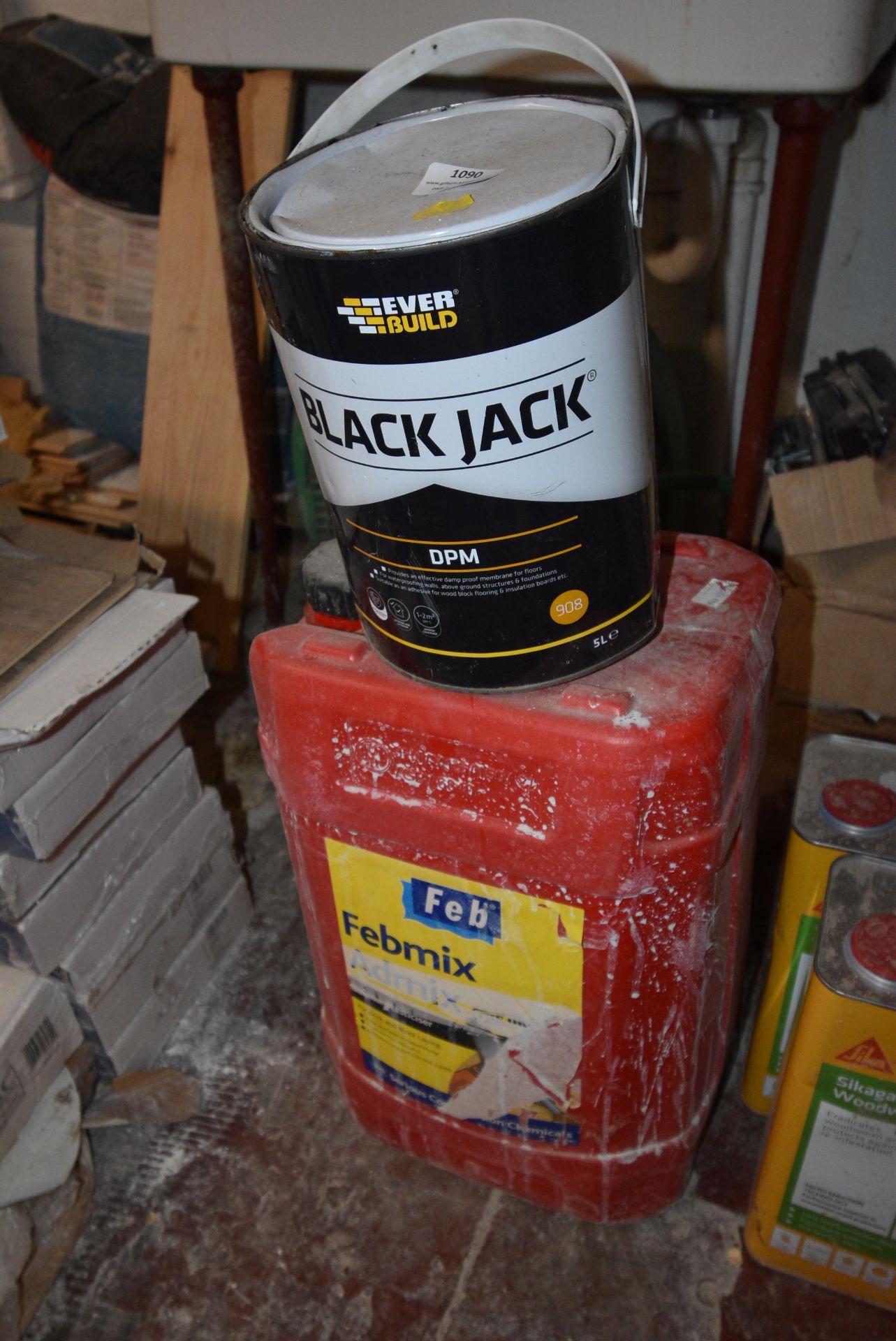 *Part Tub of Fed Mix and Blackjack BPM (Location: 64 King Edward St, Grimsby, DN31 3JP, Viewing