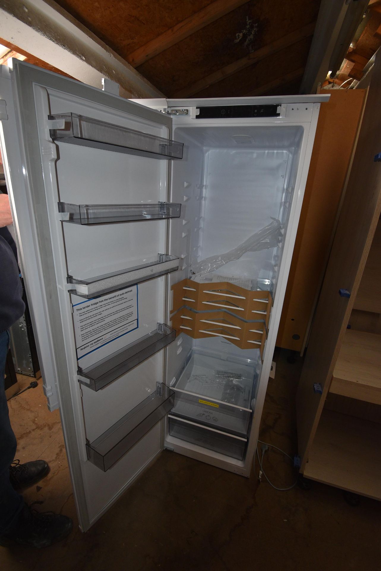 *Lamona LAM6702 Integrated Larder Refrigerator (Location: 64 King Edward St, Grimsby, DN31 3JP,