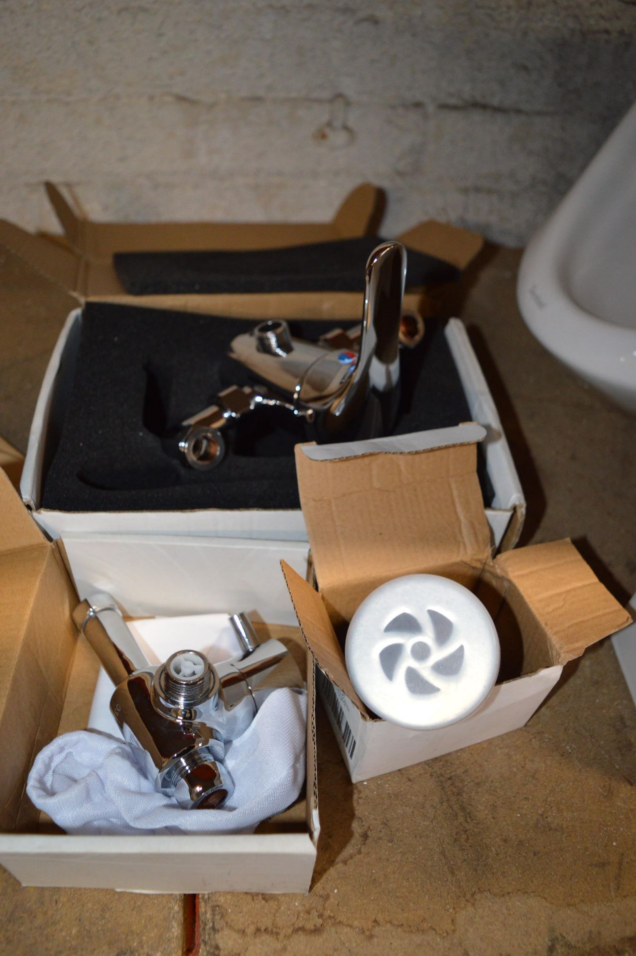 *Manual Shower Valve Chrome Tap with Diverter and