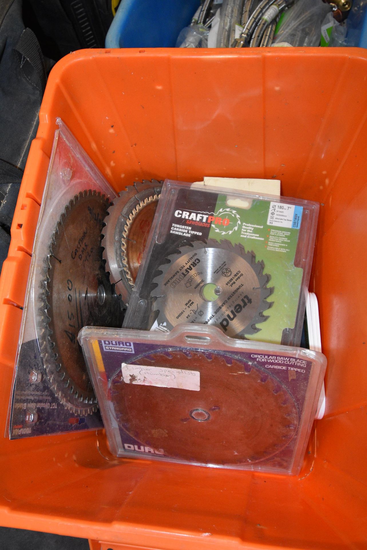 *Box Containing Various Circular Saw Blades (Location: 64 King Edward St, Grimsby, DN31 3JP, Viewing