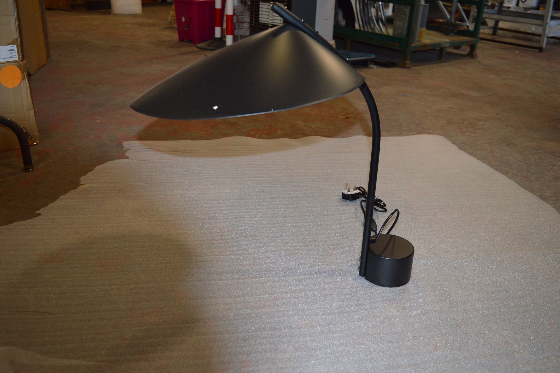 *Black Table Lamp - Bild 2 aus 3