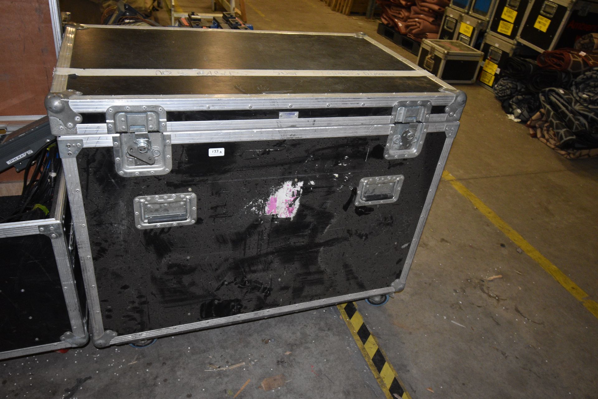 *Heavy Duty Flight Case on Wheels with Hinged Lid, Subdivided 107x67x92cm - Image 3 of 3