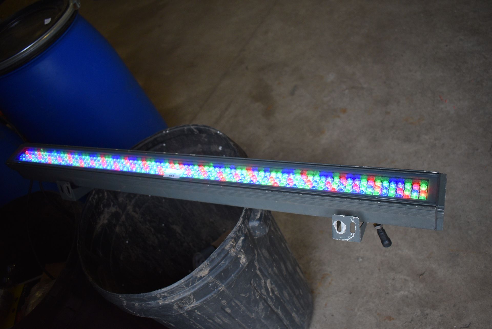 *Five EDI Spectra Batten Exterior RGB Lighting Units in Flight Case - Image 3 of 3