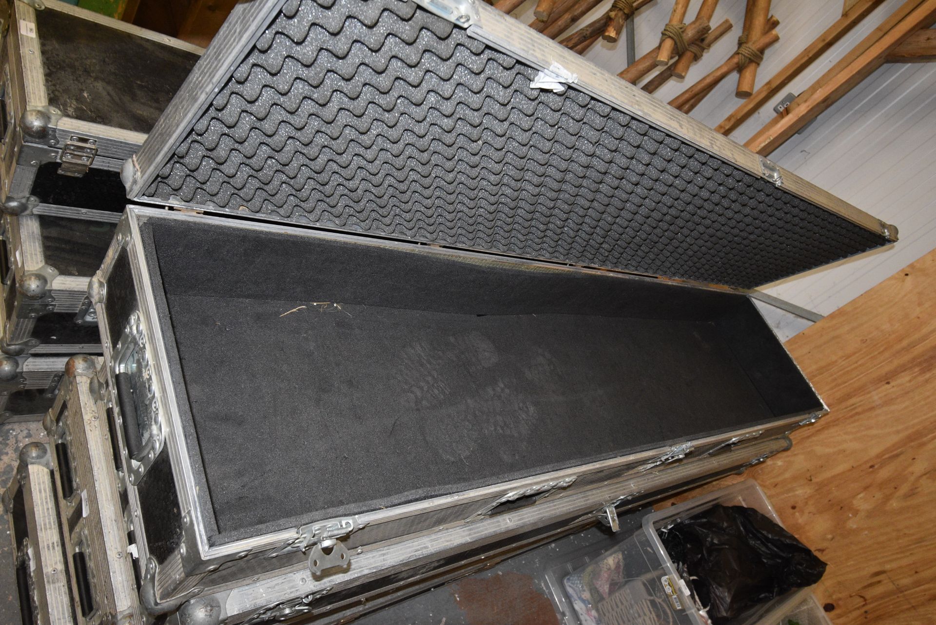 *Heavy Duty Aluminium Flight Case with Hinged Lid and Foam Interior 190x45cm x 20cm high - Image 2 of 2