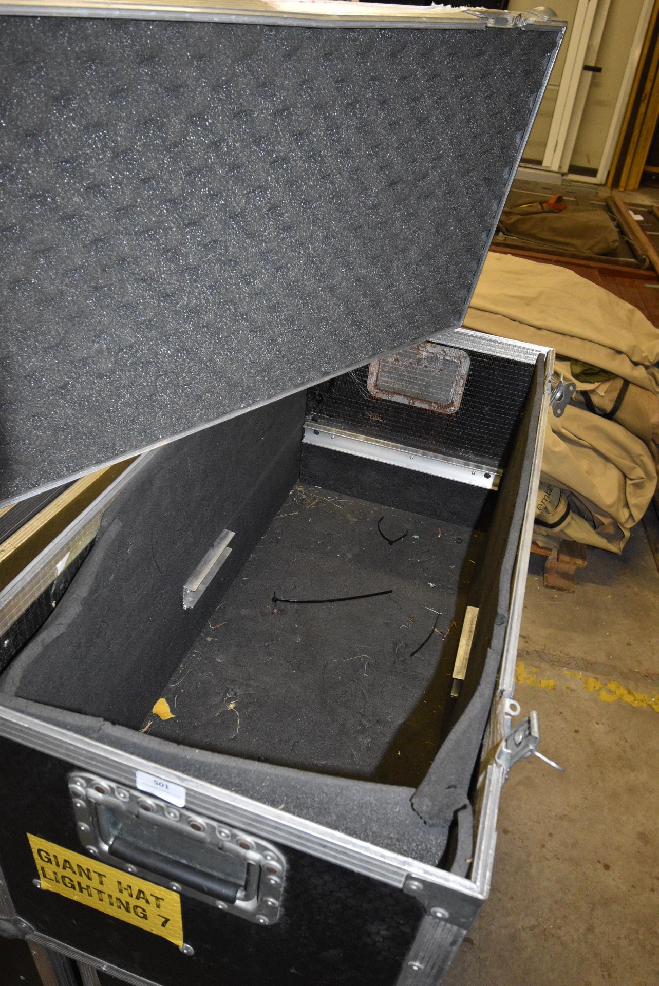 *Heavy Duty Aluminium Flight Case with Hinged Lid 94x45x46cm - Image 2 of 3