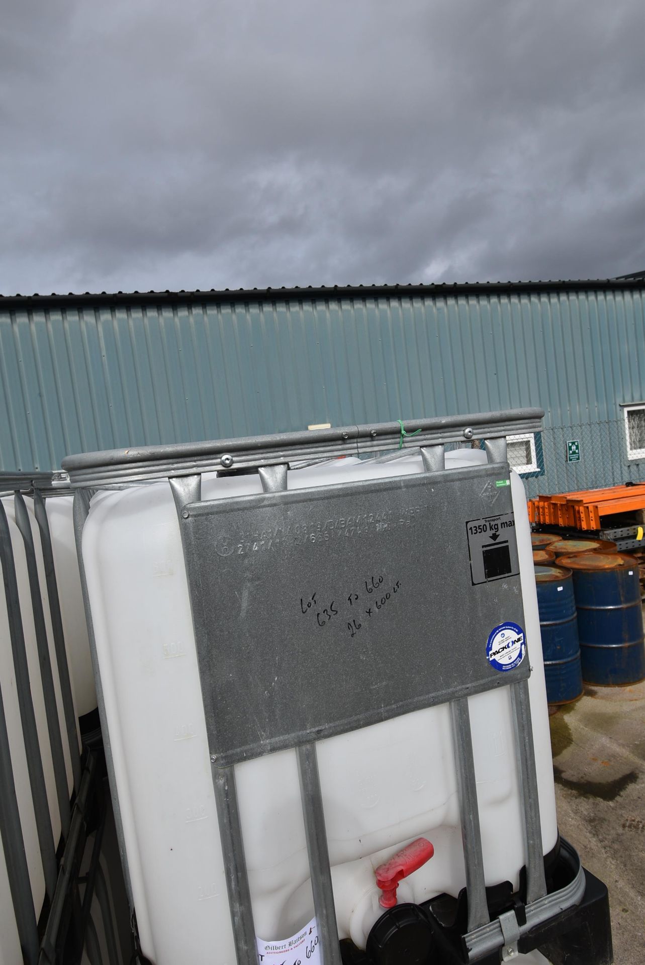 *600L IBC Container with Tap - Image 2 of 3