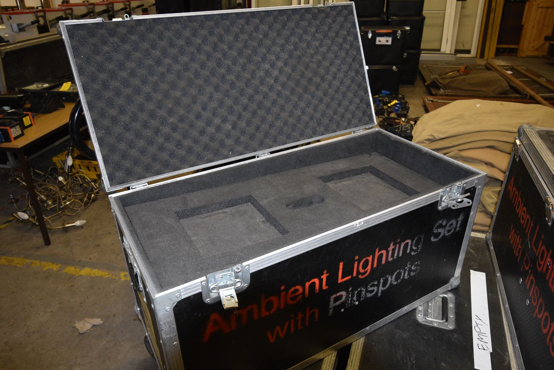 *Heavy Duty Aluminium Flight Case with Hinged Lid 94x45x46cm - Image 2 of 2