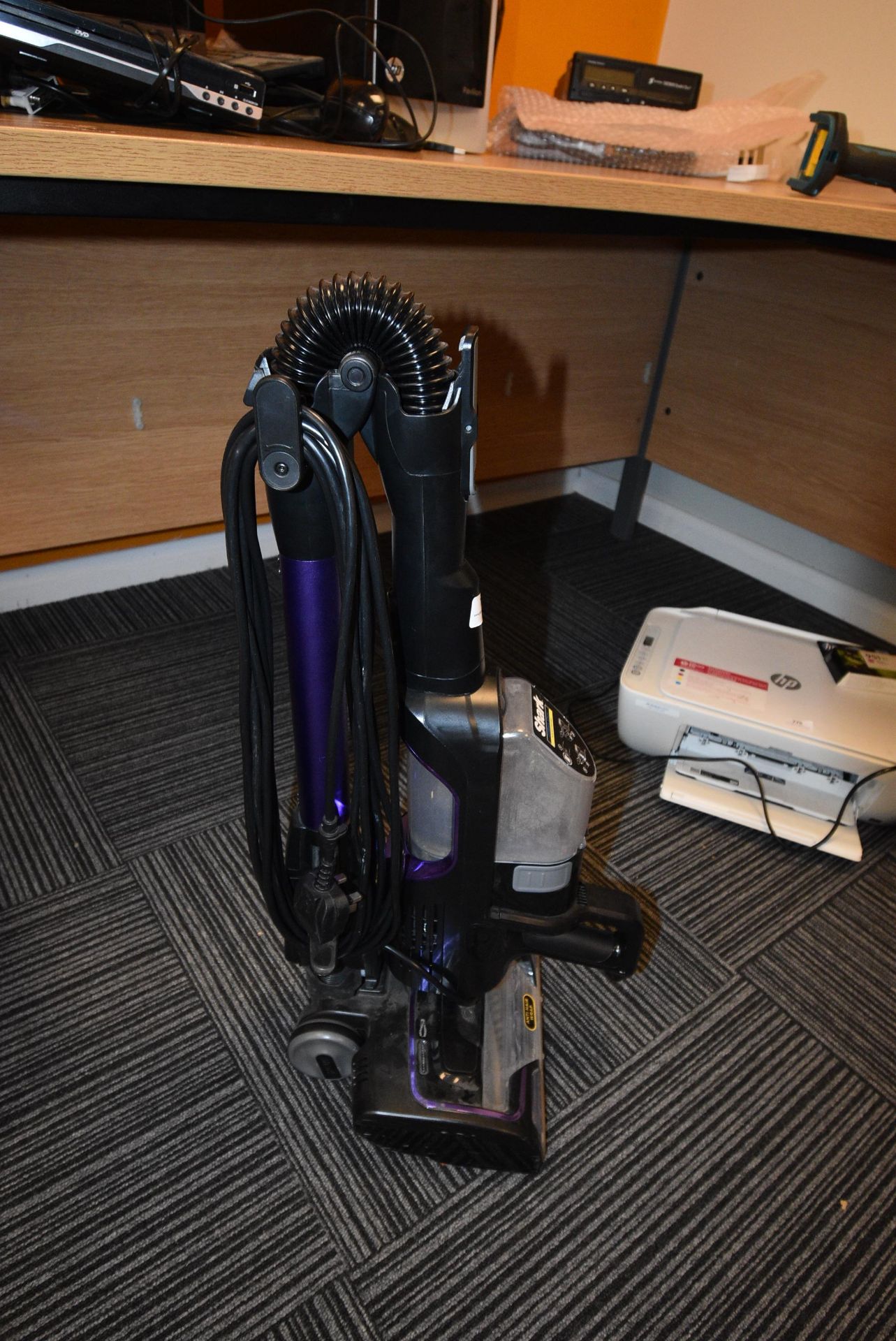 *Shark Upright Corded Vacuum Cleaner - Bild 2 aus 4