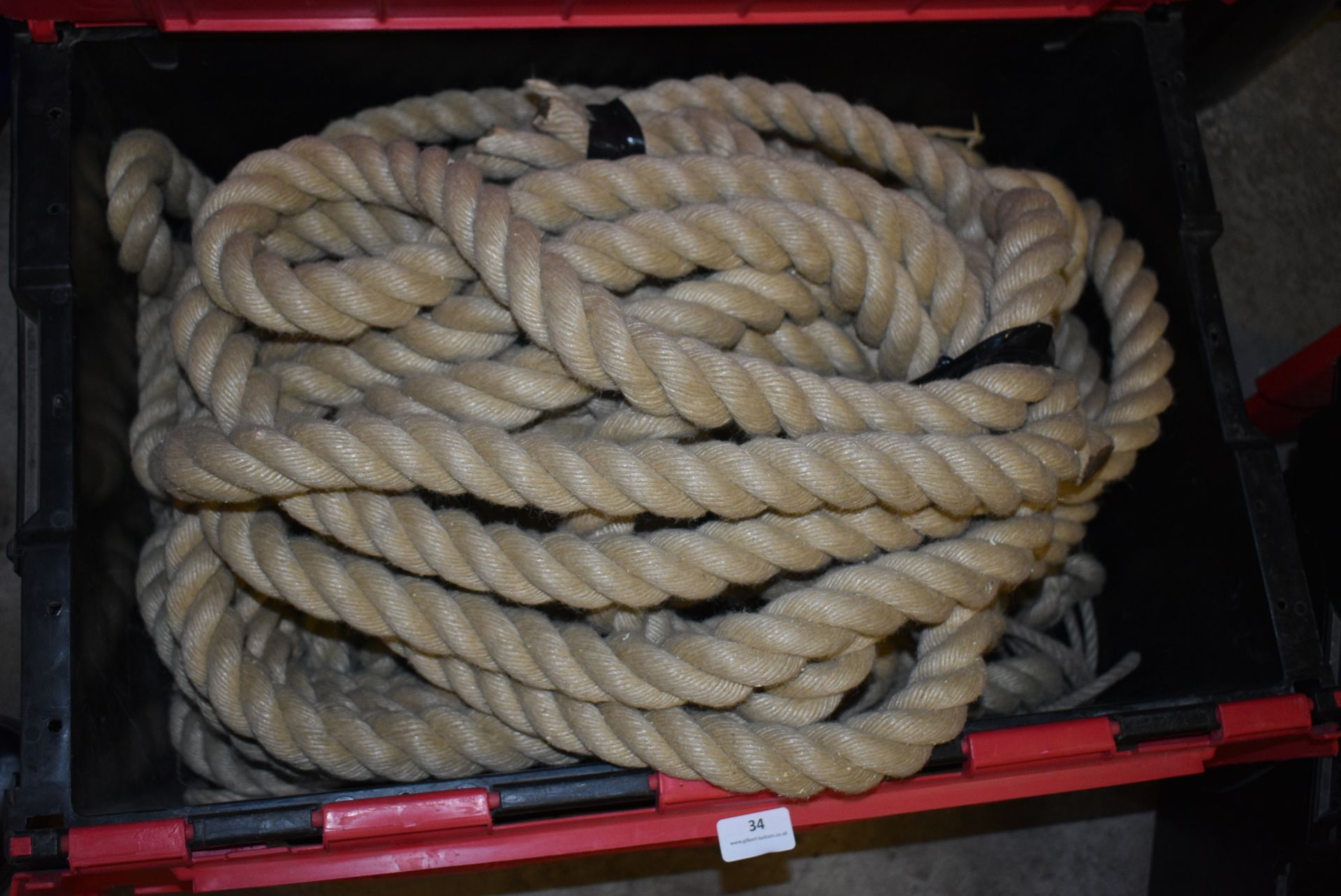 *Plastic Container of Decorative Natural Fibre Ropes