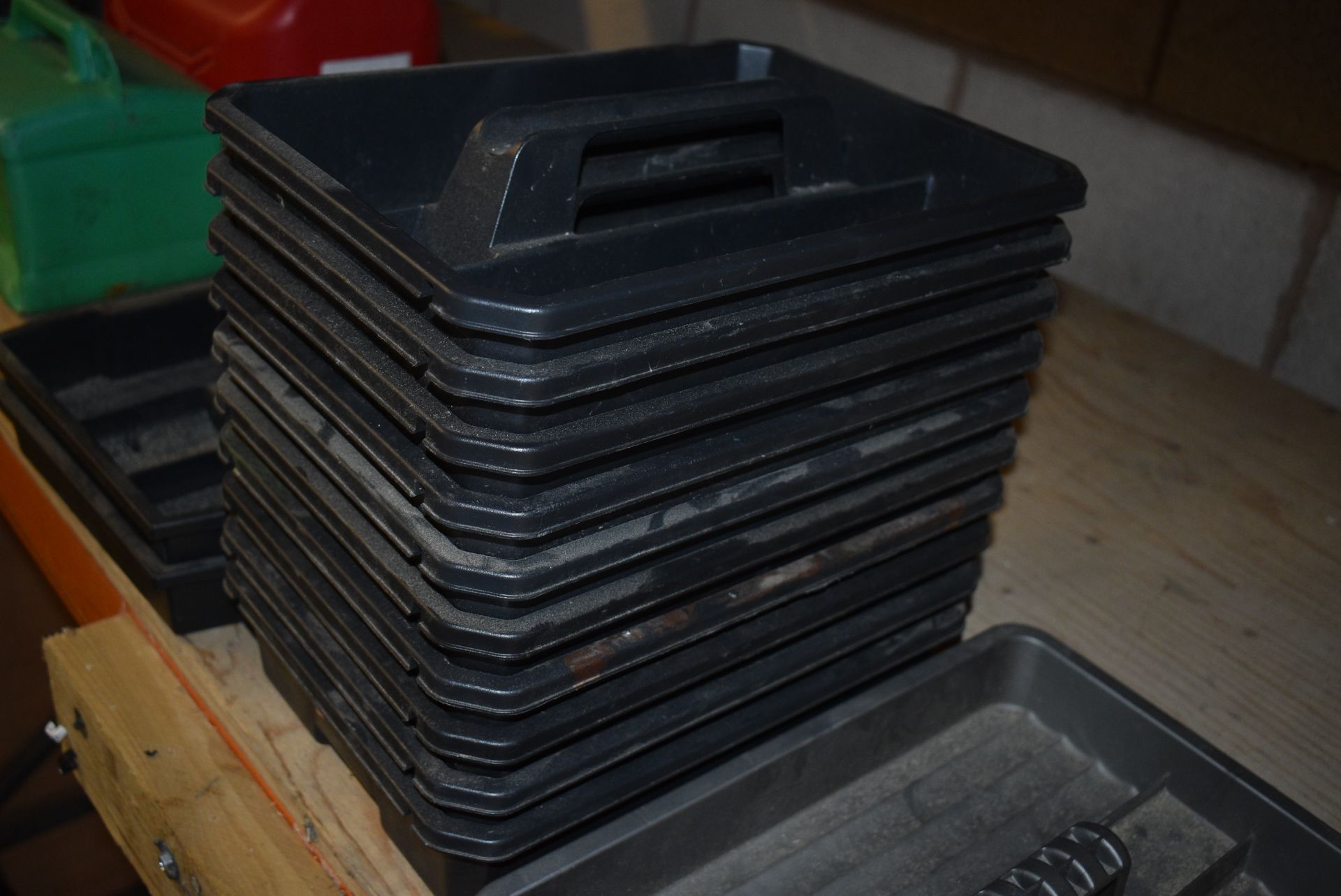 *Thirteen Plastic Tool Trays - Bild 2 aus 3