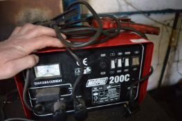 Maypole 200c 12v & 24v Battery Charger 240v