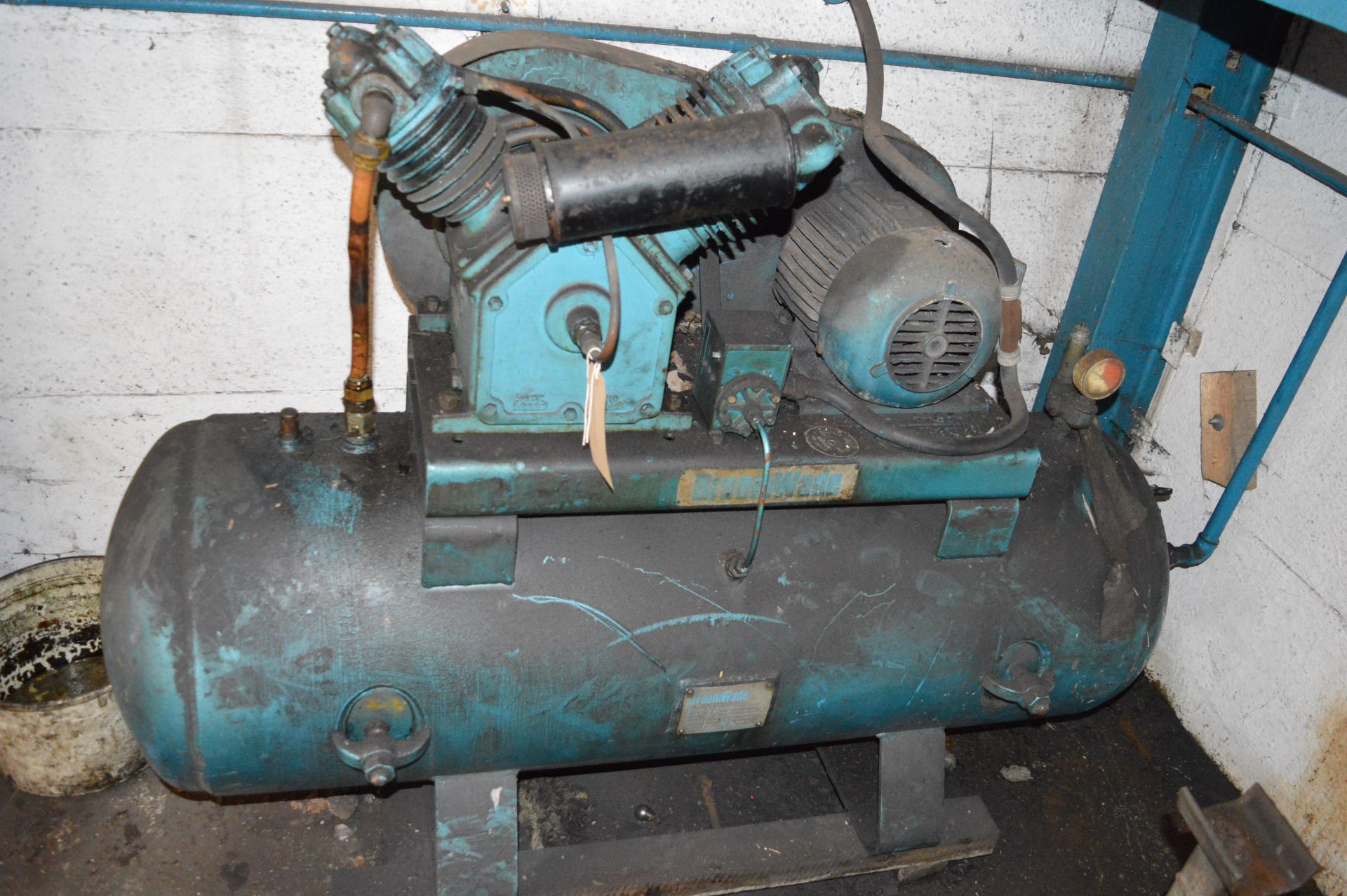 Broomwade Air Compressor with Manual