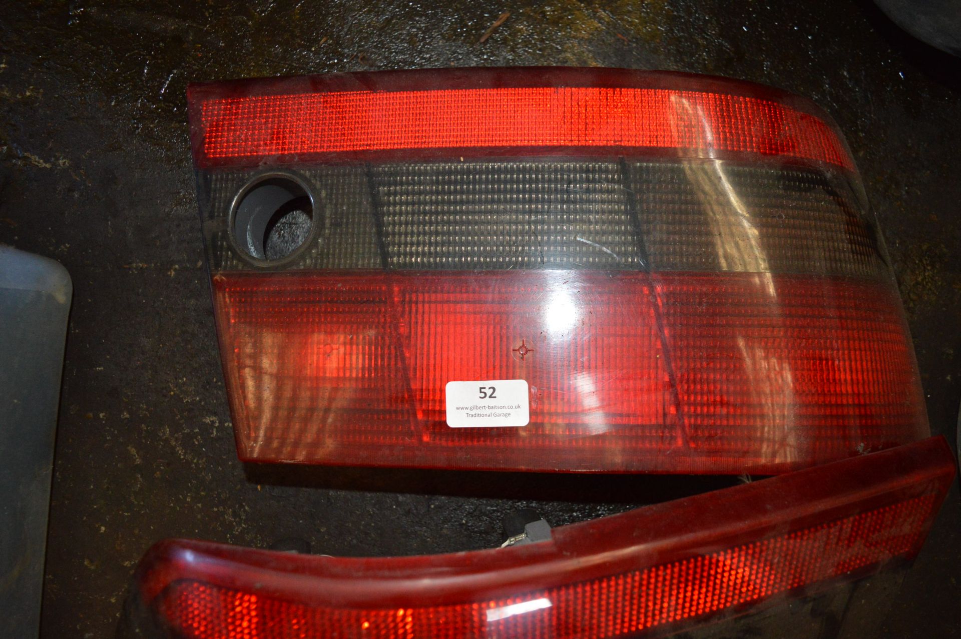 Pair of Vauxhall Calibra Rear Lights (nearside has a small crack) - Bild 3 aus 3